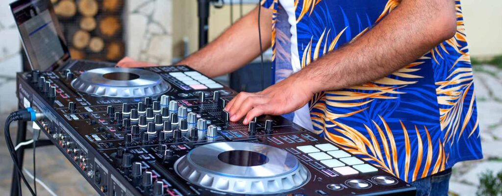 Famous DJ Agency - Why Every DJ Should Start a YouTube Channel